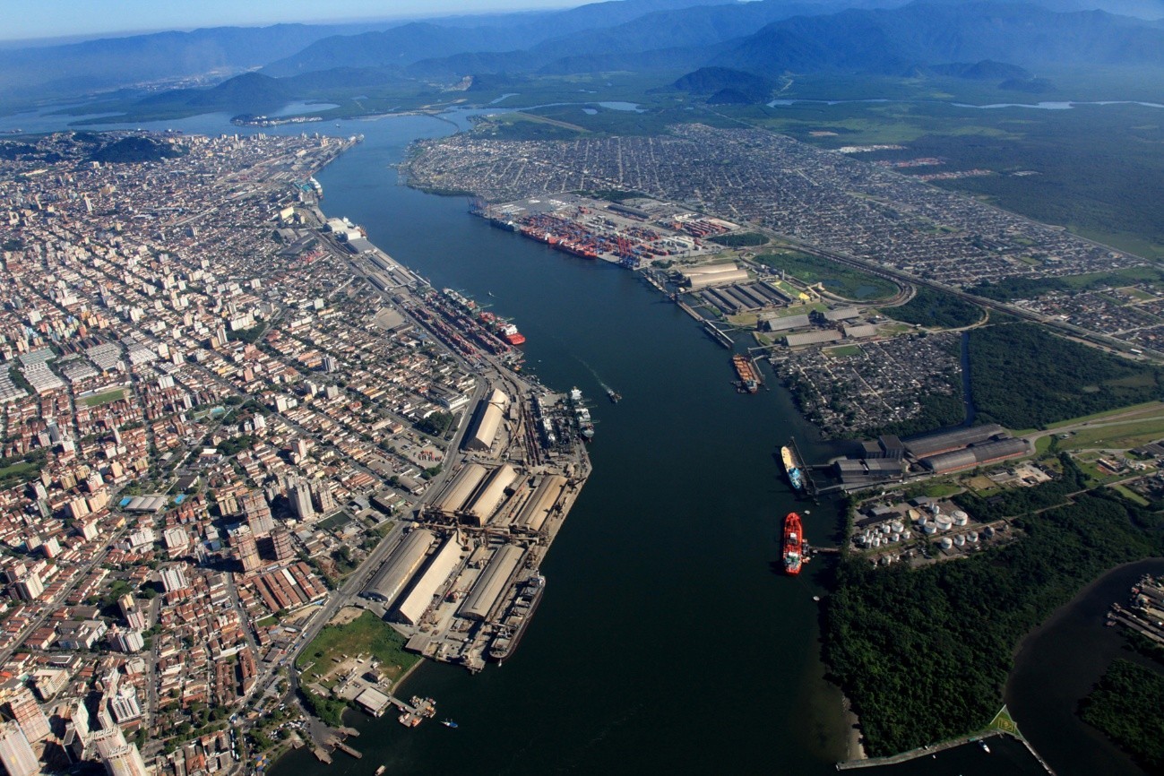 Porto de Santos bate recorde de movimentação de cargas nos nove primeiros meses de 2026